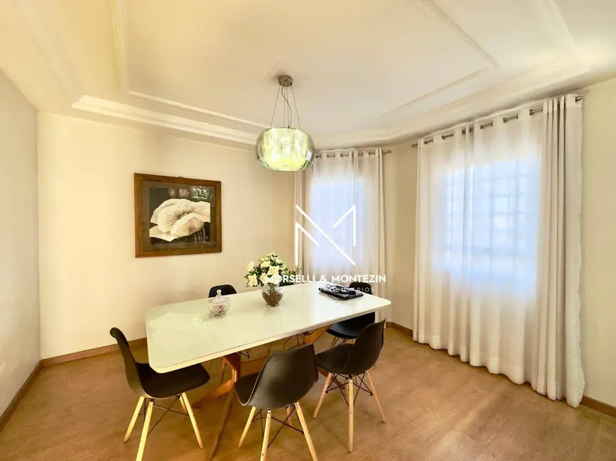 Sobrado com 4 quartos à venda, 420m2 em Califórnia, Londrina - PR - imagem 3 Foto 3 de Sobrado com 4 quartos à venda, 420m2 em Califórnia, Londrina - PR