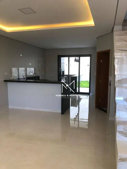 Sobrado com 3 quartos à venda, 155m2 em Jardim Guararapes, Londrina - PR - imagem 5 Foto 5 de Sobrado com 3 quartos à venda, 155m2 em Jardim Guararapes, Londrina - PR