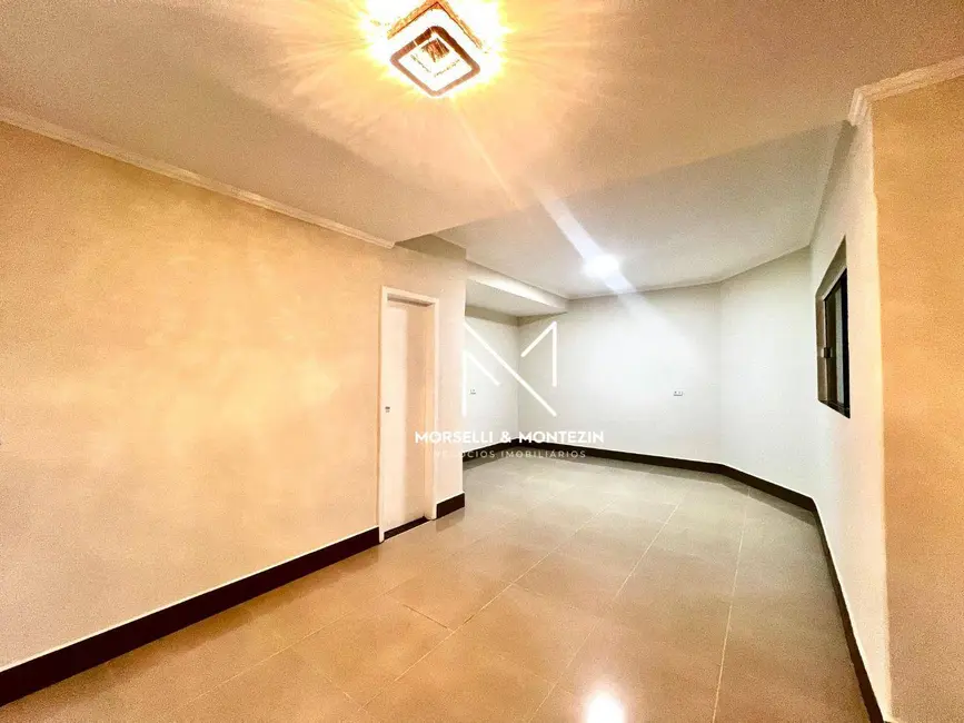 Foto 9 de Sobrado com 3 quartos à venda, 200m2 em Jardim Vale do Cedro, Londrina - PR