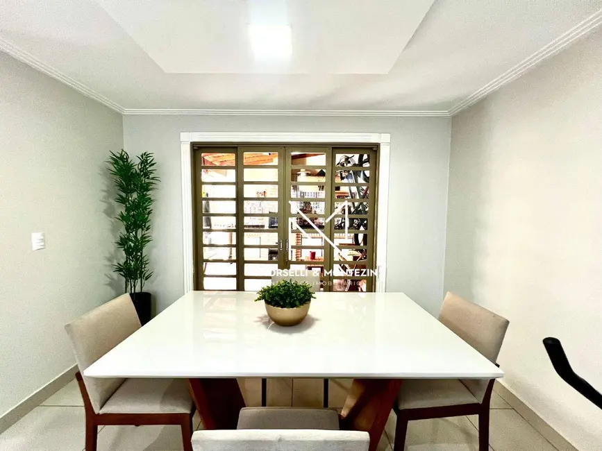 Sobrado com 3 quartos à venda, 125m2 em Portal de Versalhes 1, Londrina - PR - imagem 6 Foto 6 de Sobrado com 3 quartos à venda, 125m2 em Portal de Versalhes 1, Londrina - PR