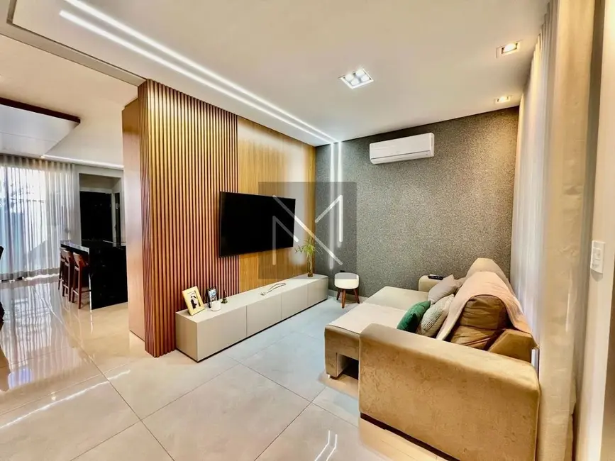 Sobrado com 3 quartos à venda, 125m2 em Cambe - PR - imagem 1 Foto 1 de Sobrado com 3 quartos à venda, 125m2 em Cambe - PR