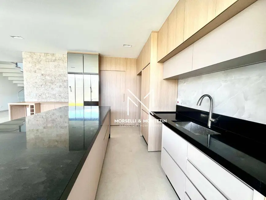 Sobrado com 3 quartos à venda, 170m2 em Londrina - PR - imagem 8 Foto 8 de Sobrado com 3 quartos à venda, 170m2 em Londrina - PR