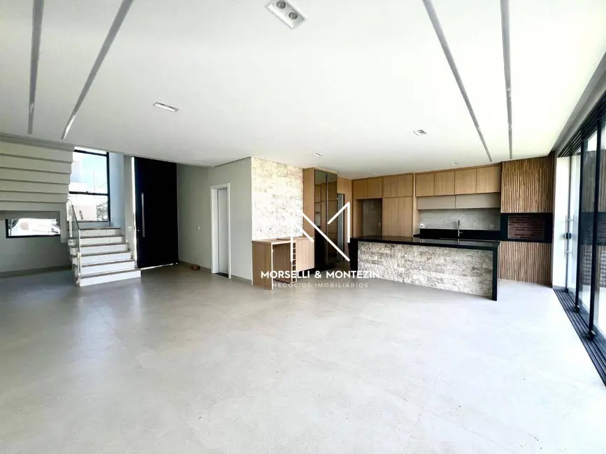 Sobrado com 3 quartos à venda, 170m2 em Londrina - PR - imagem 5 Foto 5 de Sobrado com 3 quartos à venda, 170m2 em Londrina - PR