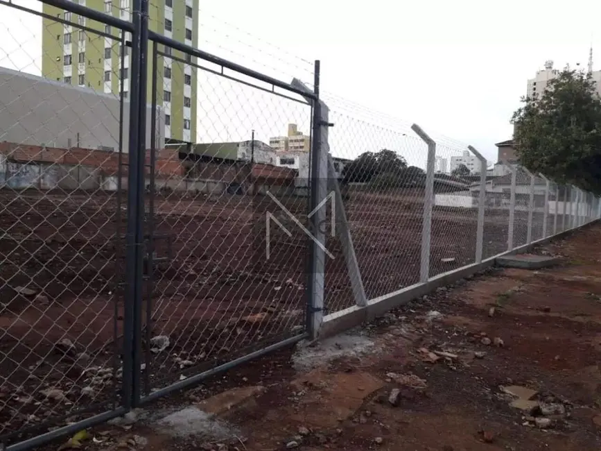 Foto 1 de Terreno / Lote à venda, 2400m2 em Vitória, Londrina - PR