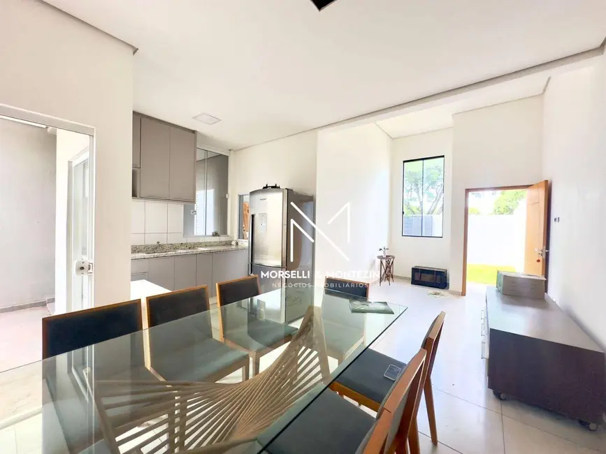 Casa com 3 quartos à venda, 202m2 em Colúmbia, Londrina - PR - imagem 1 Foto 1 de Casa com 3 quartos à venda, 202m2 em Colúmbia, Londrina - PR