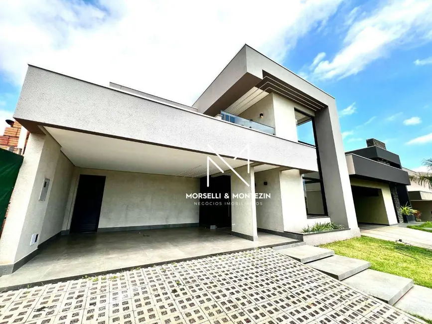 Foto 1 de Sobrado com 4 quartos à venda, 300m2 em Centro, Cambe - PR