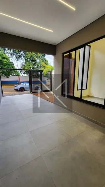 Casa com 3 quartos à venda, 135m2 em Londrina - PR - imagem 5 Foto 5 de Casa com 3 quartos à venda, 135m2 em Londrina - PR
