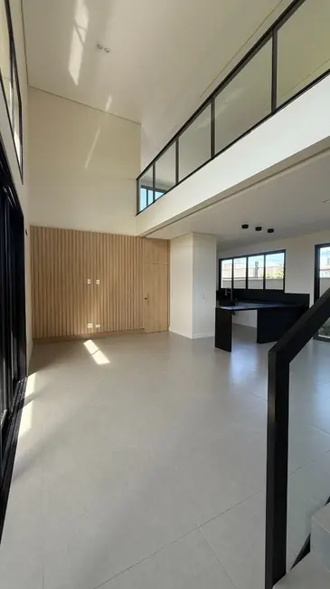 Foto 7 de Sobrado com 3 quartos à venda, 252m2 em Jardim da Luz, Londrina - PR