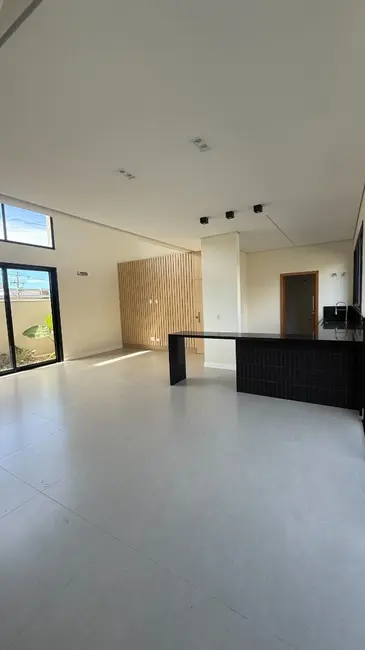 Foto 8 de Sobrado com 3 quartos à venda, 252m2 em Jardim da Luz, Londrina - PR