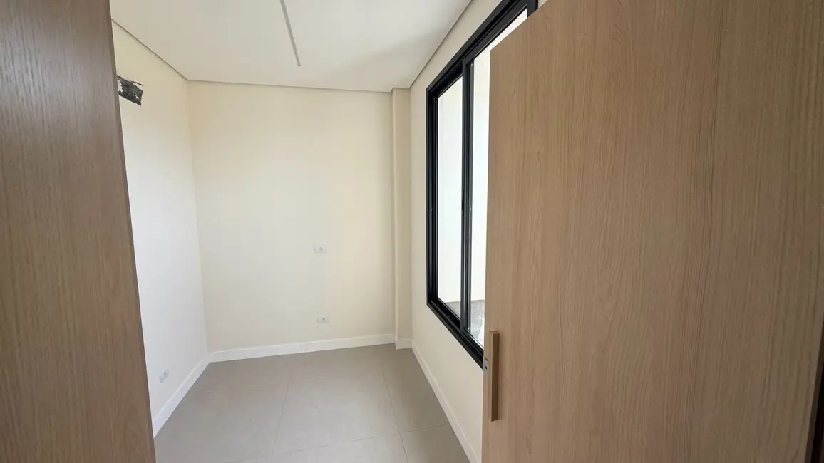 Foto 5 de Sobrado com 3 quartos à venda, 252m2 em Jardim da Luz, Londrina - PR