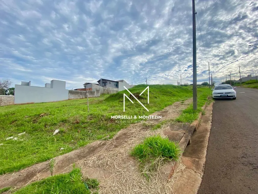 Foto 3 de Terreno / Lote à venda, 628m2 em Colinas, Londrina - PR