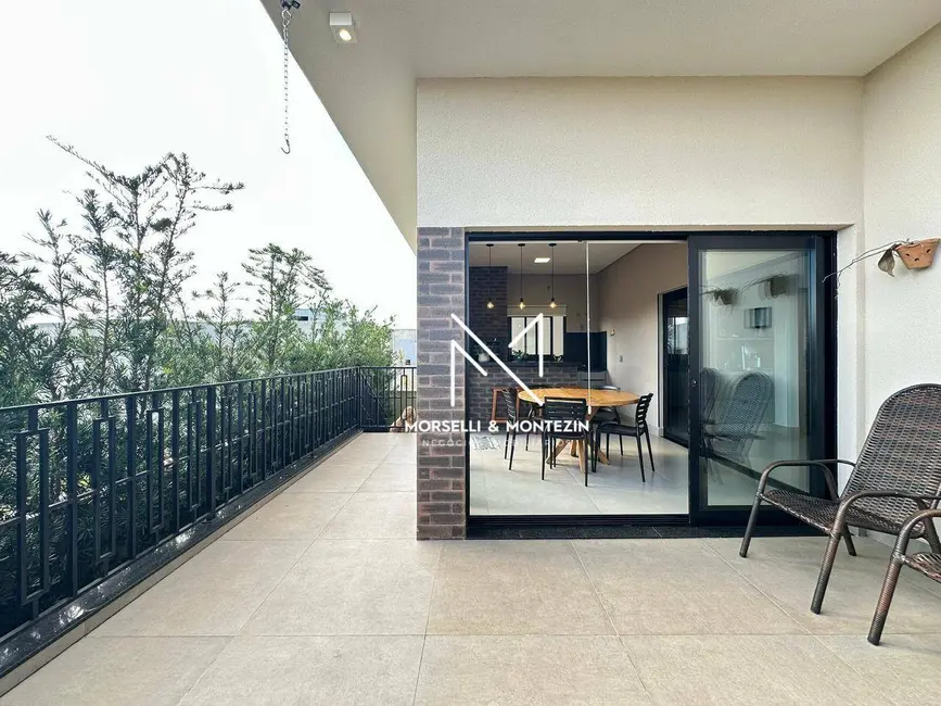 Foto 3 de Casa de Condomínio com 5 quartos à venda e para alugar, 265m2 em Conjunto Habitacional Alexandre Urbanas, Londrina - PR