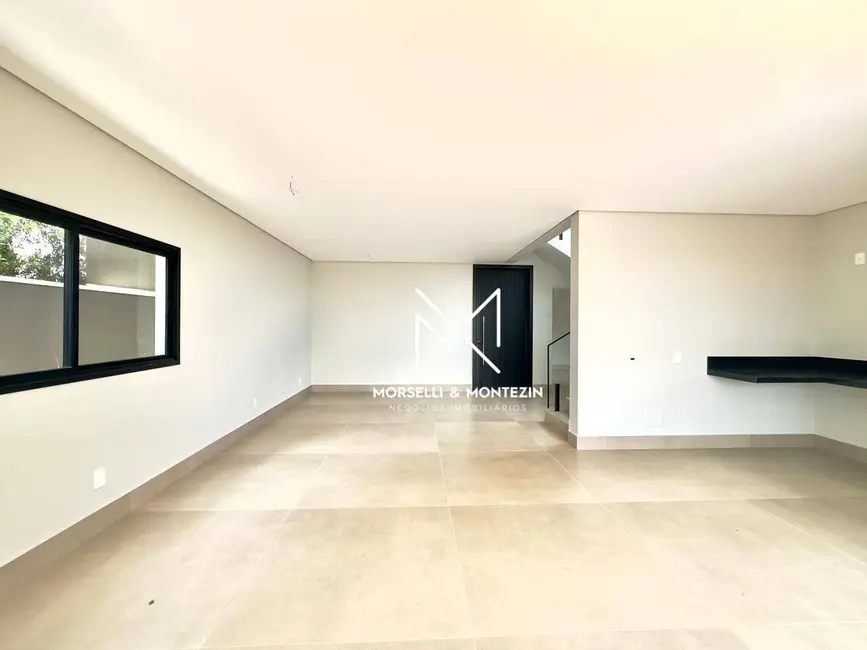 Foto 3 de Casa de Condomínio com 4 quartos à venda, 250m2 em Jardim da Luz, Londrina - PR