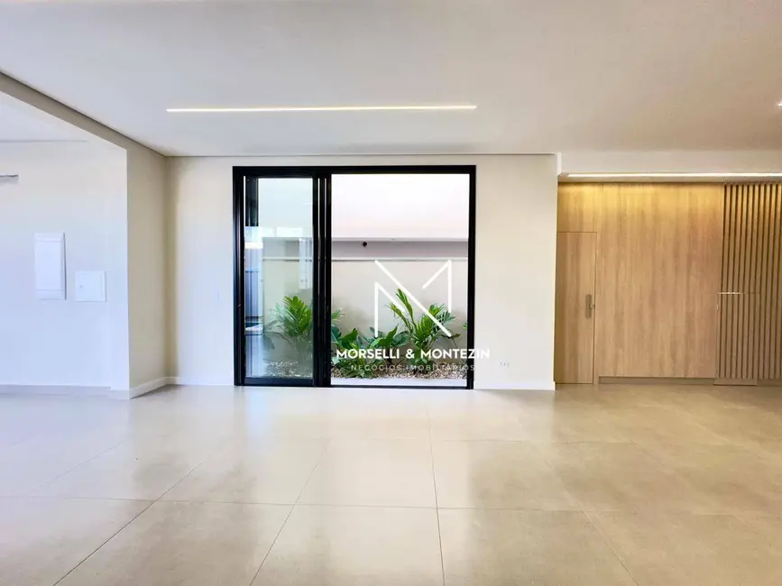 Foto 4 de Sobrado com 3 quartos à venda, 253m2 em Londrina - PR