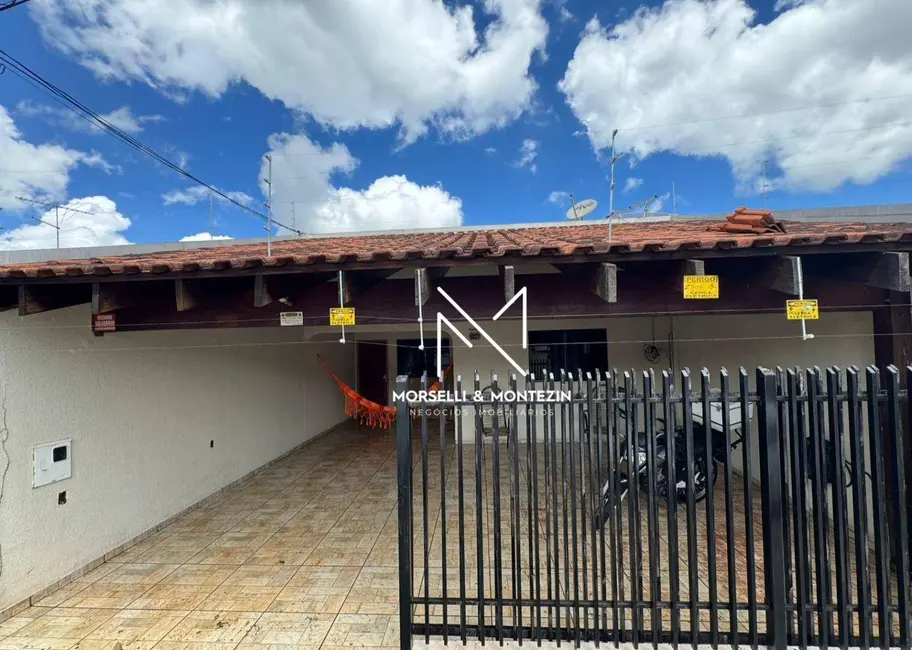 Casa com 2 quartos à venda, 233m2 em Cambezinho, Londrina - PR - imagem 3 Foto 3 de Casa com 2 quartos à venda, 233m2 em Cambezinho, Londrina - PR