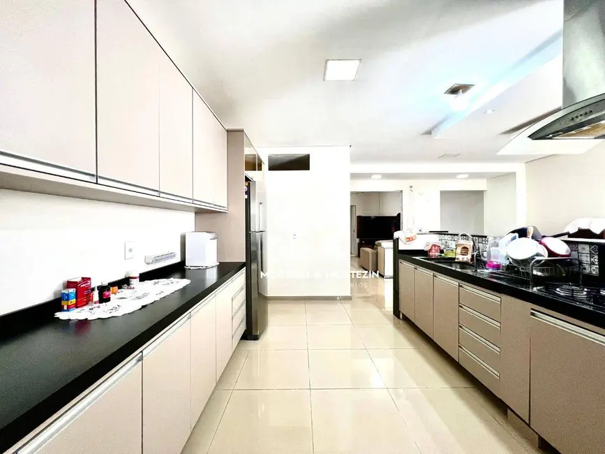 Foto 3 de Casa de Condomínio com 2 quartos à venda, 100m2 em Heimtal, Londrina - PR