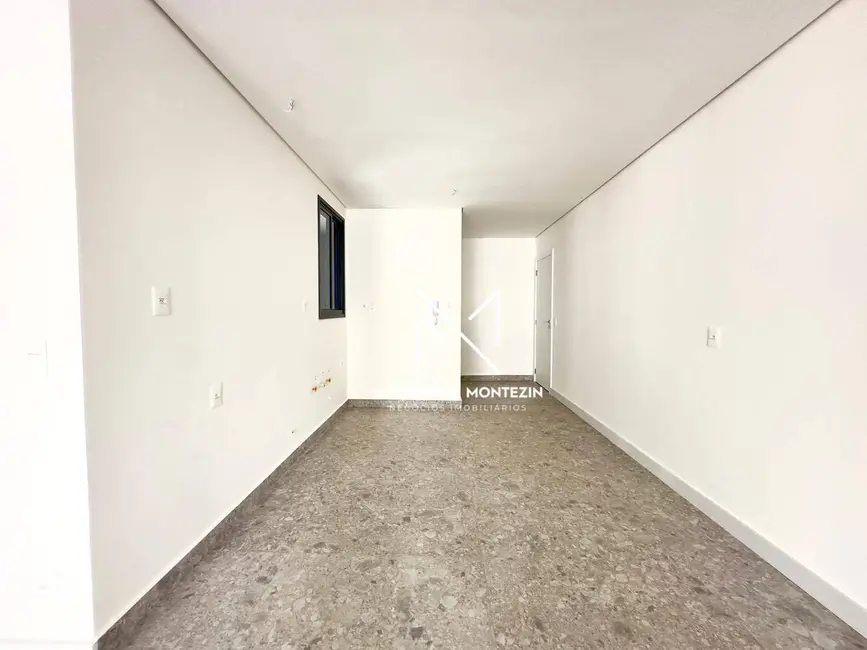 Foto 9 de Apartamento com 3 quartos à venda, 213m2 em Londrina - PR