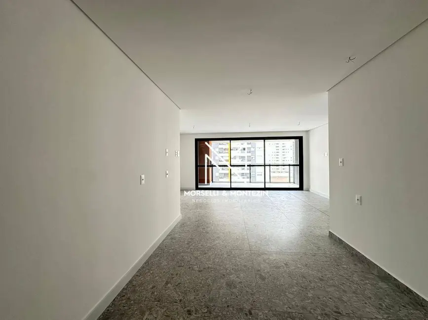 Foto 7 de Apartamento com 3 quartos à venda, 213m2 em Londrina - PR