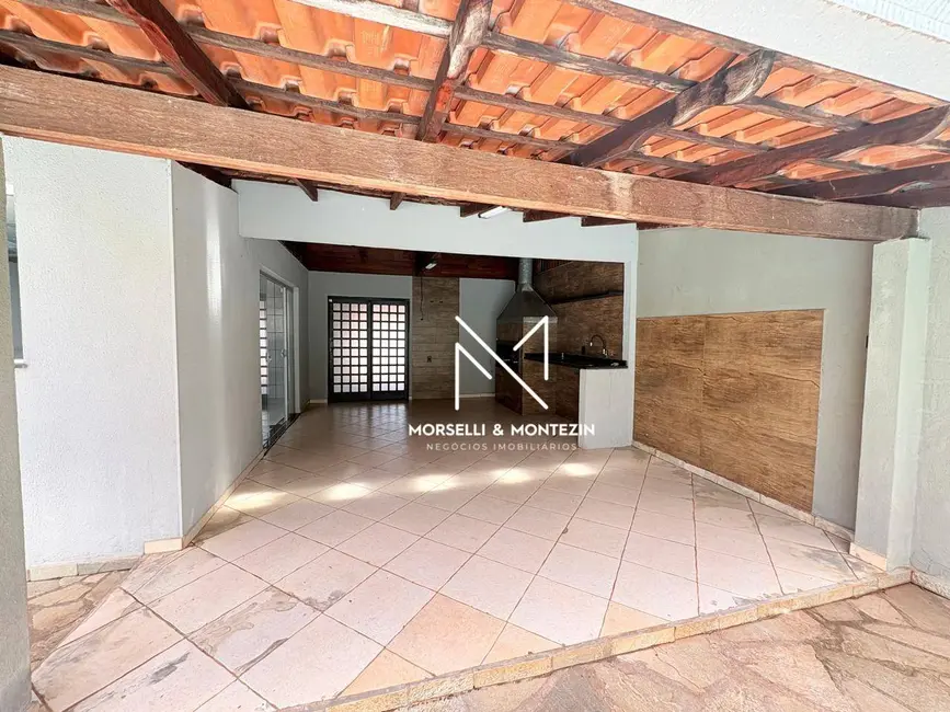 Casa com 3 quartos à venda, 300m2 em Lindóia, Londrina - PR - imagem 5 Foto 5 de Casa com 3 quartos à venda, 300m2 em Lindóia, Londrina - PR