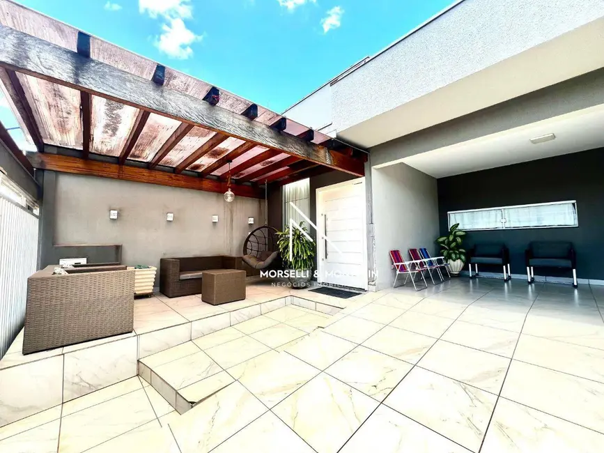 Foto 3 de Casa com 3 quartos à venda, 199m2 em Jardim Montecatini, Cambe - PR