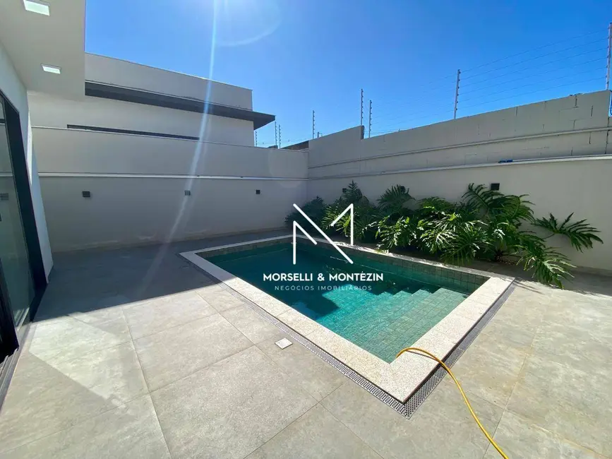 Foto 4 de Sobrado com 3 quartos à venda, 260m2 em Conjunto Habitacional Alexandre Urbanas, Londrina - PR