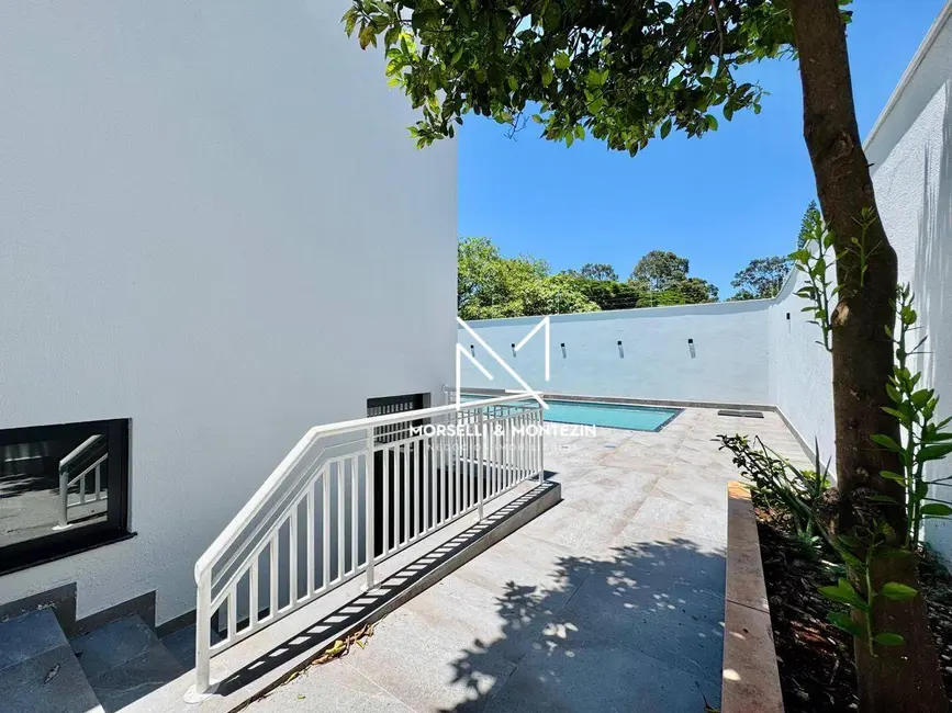 Foto 2 de Casa com 6 quartos à venda, 500m2 em Mediterrâneo, Londrina - PR