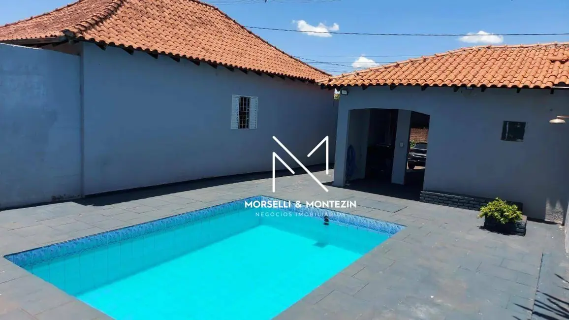 Casa com 3 quartos à venda, 300m2 em Jardim São Jorge, Londrina - PR - imagem 2 Foto 2 de Casa com 3 quartos à venda, 300m2 em Jardim São Jorge, Londrina - PR