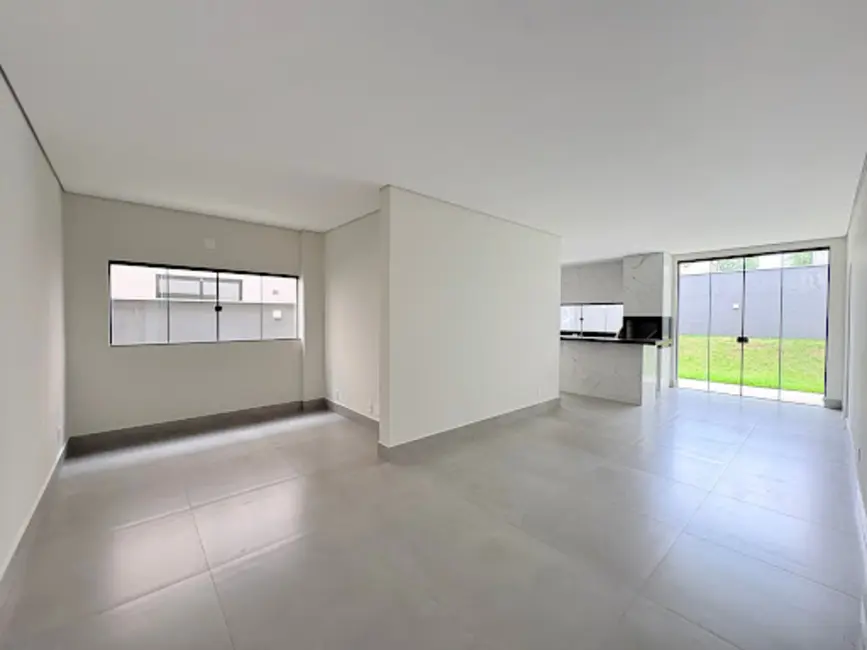 Foto 2 de Sobrado com 3 quartos à venda, 250m2 em Londrina - PR