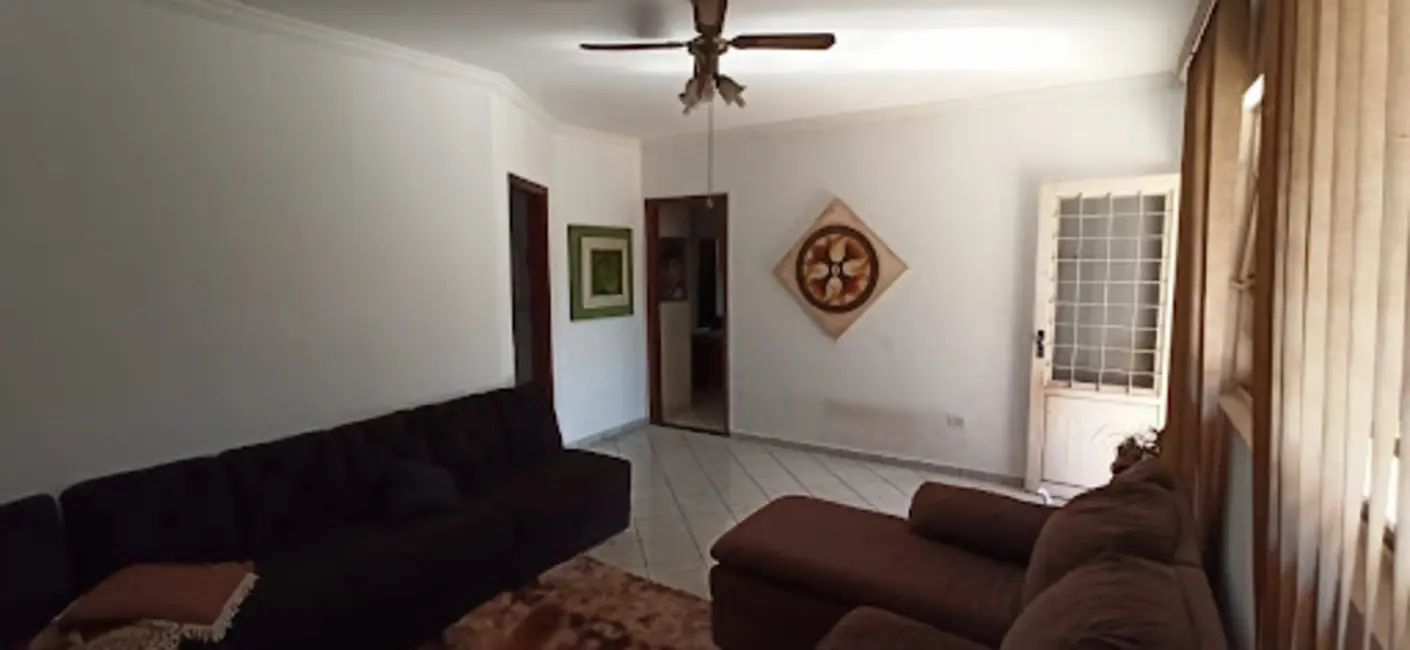 Foto 2 de Casa com 4 quartos à venda, 442m2 em Vila Brasil, Londrina - PR