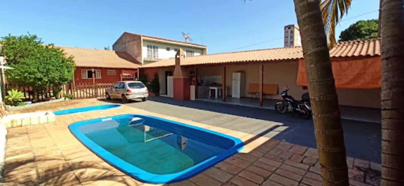 Foto 1 de Casa com 4 quartos à venda, 442m2 em Vila Brasil, Londrina - PR