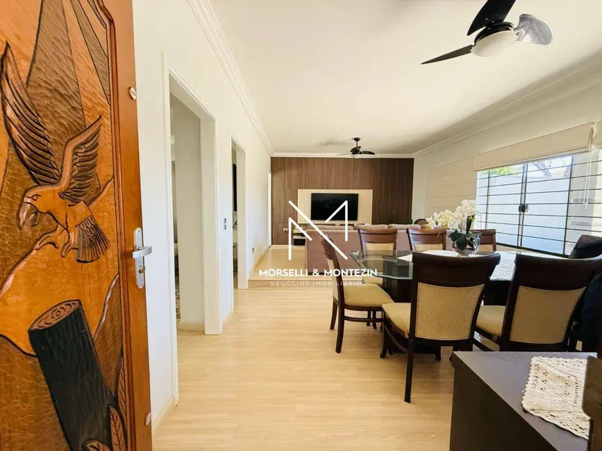 Casa com 3 quartos à venda, 384m2 em Brasília, Londrina - PR - imagem 4 Foto 4 de Casa com 3 quartos à venda, 384m2 em Brasília, Londrina - PR