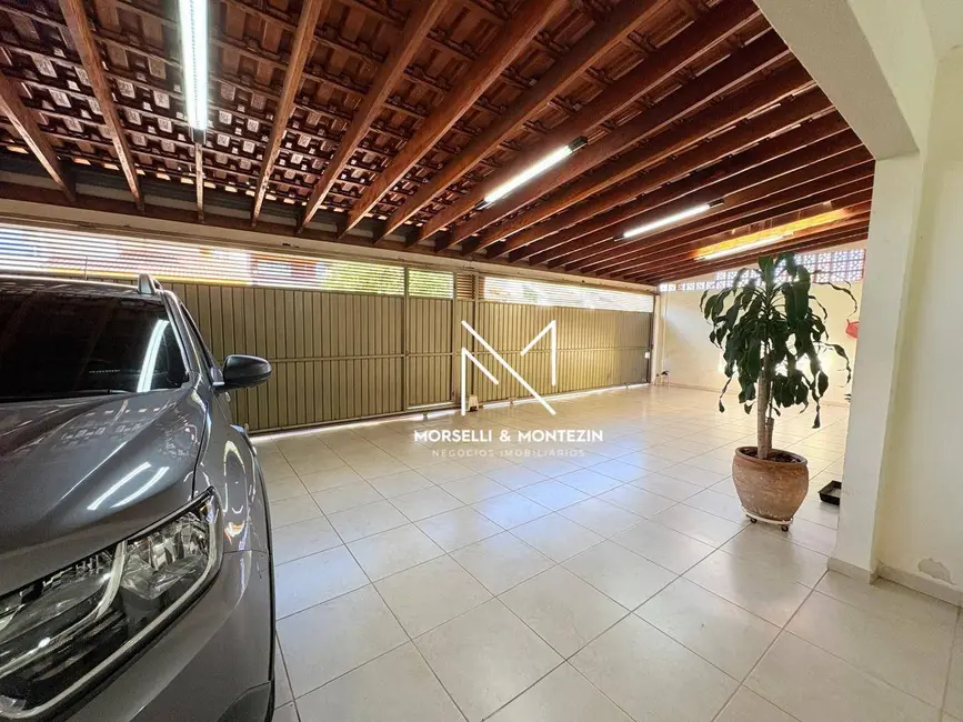 Casa com 3 quartos à venda, 450m2 em San Fernando, Londrina - PR - imagem 1 Foto 1 de Casa com 3 quartos à venda, 450m2 em San Fernando, Londrina - PR