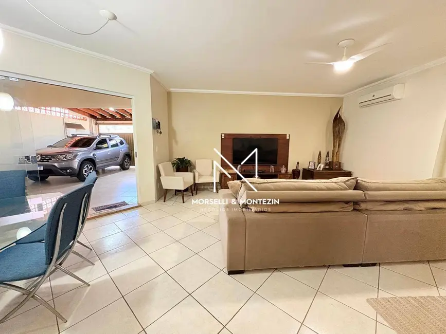 Casa com 3 quartos à venda, 450m2 em San Fernando, Londrina - PR - imagem 4 Foto 4 de Casa com 3 quartos à venda, 450m2 em San Fernando, Londrina - PR