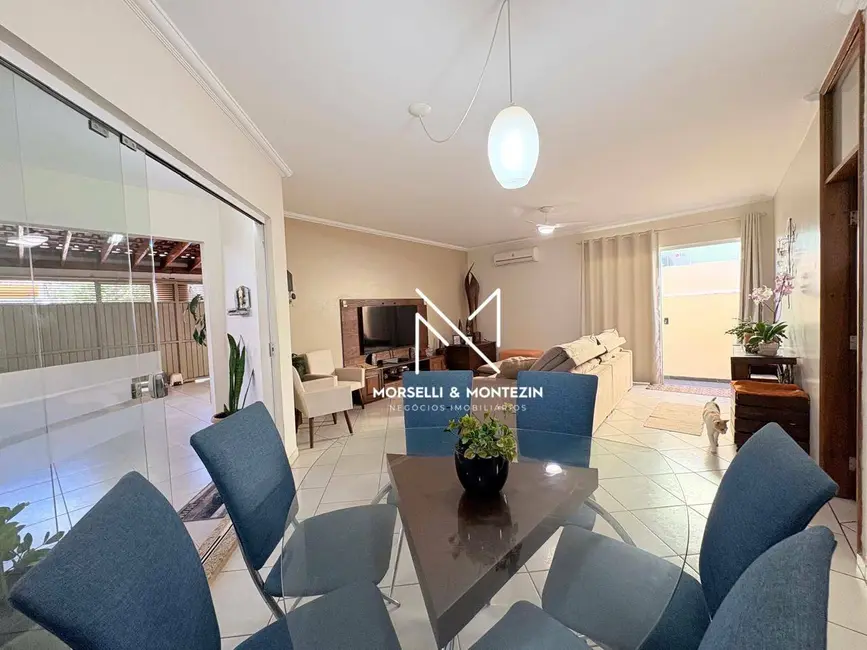 Casa com 3 quartos à venda, 450m2 em San Fernando, Londrina - PR - imagem 8 Foto 8 de Casa com 3 quartos à venda, 450m2 em San Fernando, Londrina - PR