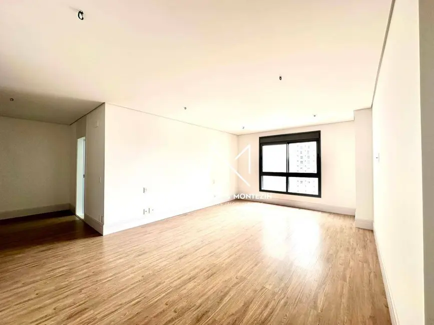 Apartamento com 3 quartos à venda, 639m2 em Santa Rosa, Londrina - PR - imagem 8 Foto 8 de Apartamento com 3 quartos à venda, 639m2 em Santa Rosa, Londrina - PR