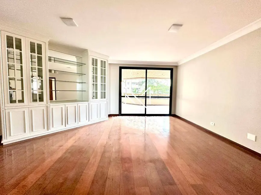Apartamento com 4 quartos à venda, 726m2 em Centro, Londrina - PR - imagem 7 Foto 7 de Apartamento com 4 quartos à venda, 726m2 em Centro, Londrina - PR