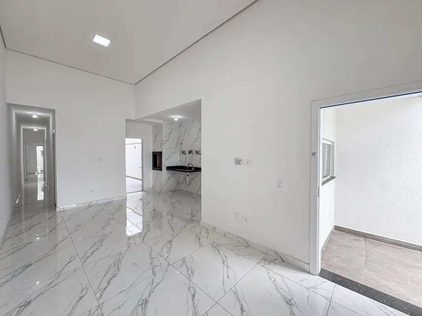 Foto 2 de Casa com 3 quartos à venda, 150m2 em Colúmbia, Londrina - PR