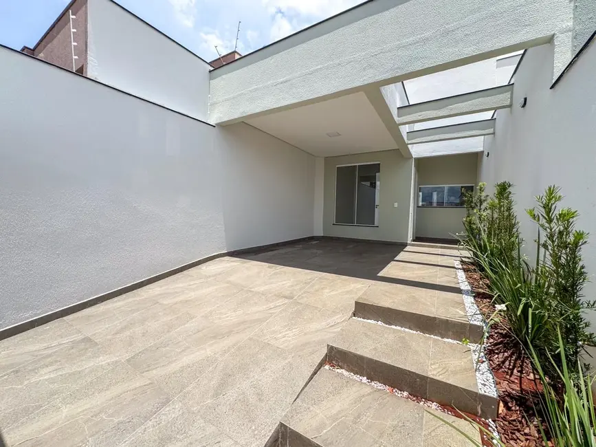 Foto 1 de Casa com 3 quartos à venda, 150m2 em Colúmbia, Londrina - PR