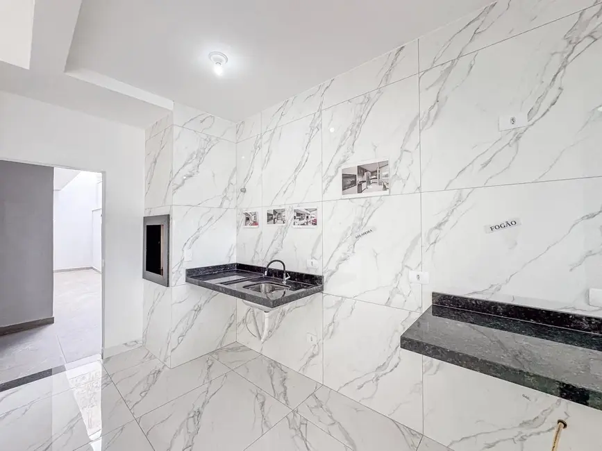 Foto 5 de Casa com 3 quartos à venda, 150m2 em Colúmbia, Londrina - PR