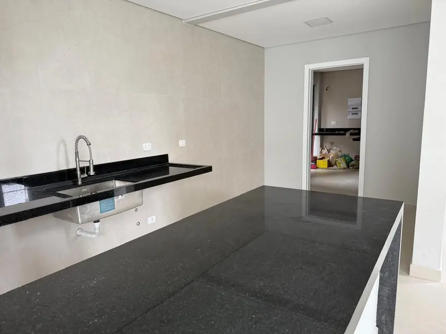 Casa de Condomínio com 3 quartos à venda, 263m2 em Londrina - PR - imagem 5 Foto 5 de Casa de Condomínio com 3 quartos à venda, 263m2 em Londrina - PR