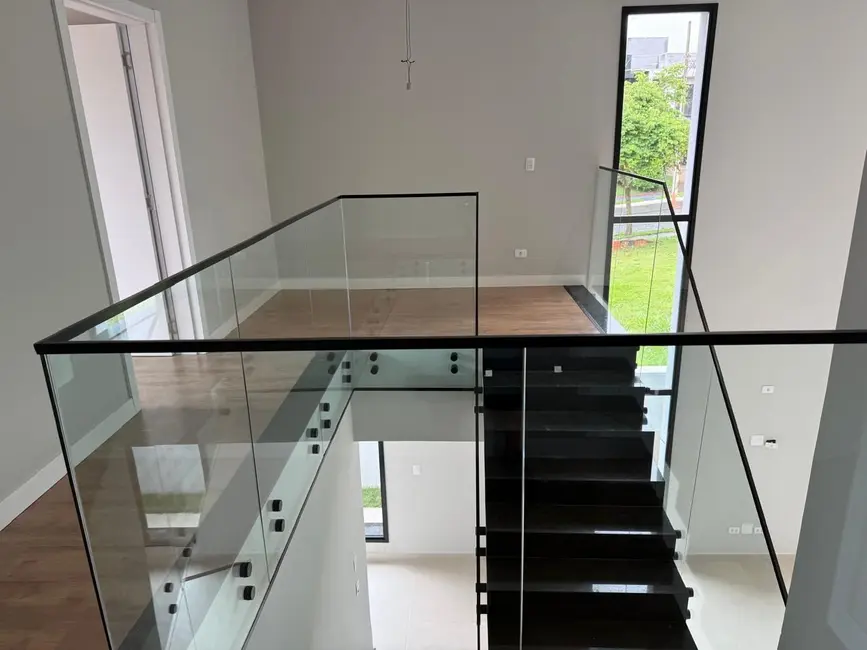 Casa de Condomínio com 3 quartos à venda, 263m2 em Londrina - PR - imagem 7 Foto 7 de Casa de Condomínio com 3 quartos à venda, 263m2 em Londrina - PR