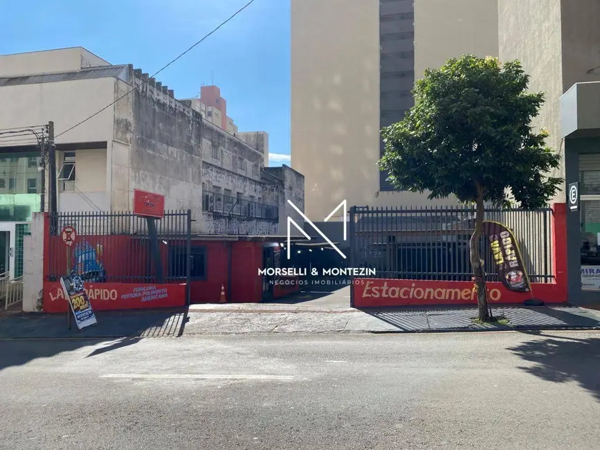 Foto 1 de Terreno / Lote à venda, 581m2 em Centro, Londrina - PR