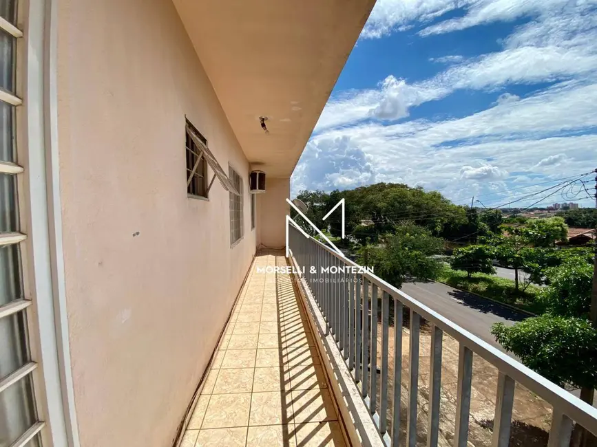 Foto 7 de Sobrado com 3 quartos à venda, 365m2 em Londrina - PR