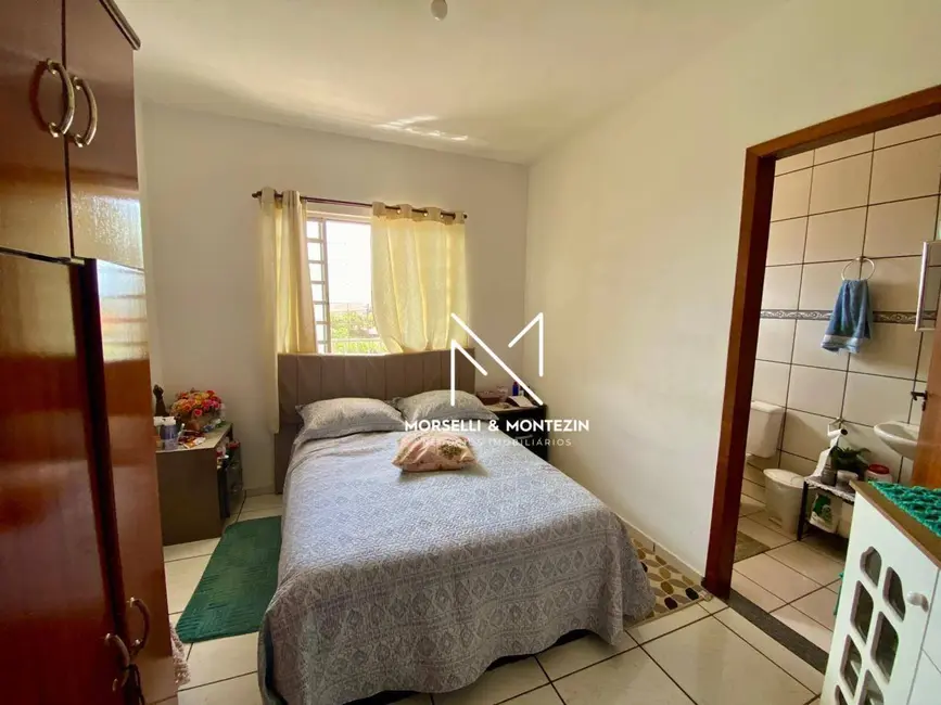 Foto 9 de Sobrado com 3 quartos à venda, 365m2 em Londrina - PR