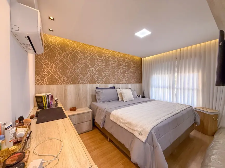 Foto 9 de Apartamento com 3 quartos à venda, 218m2 em Centro, Londrina - PR