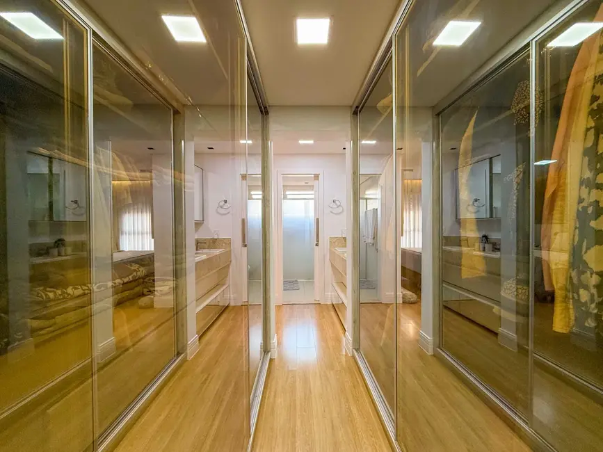 Foto 8 de Apartamento com 3 quartos à venda, 218m2 em Centro, Londrina - PR