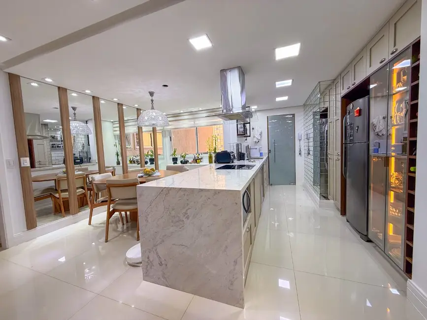 Foto 3 de Apartamento com 3 quartos à venda, 218m2 em Centro, Londrina - PR