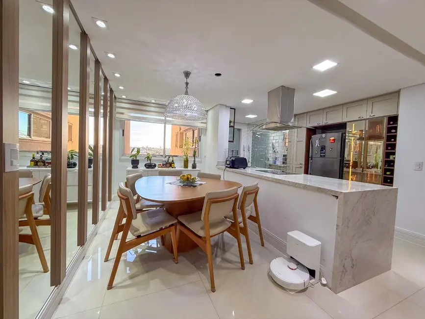 Foto 2 de Apartamento com 3 quartos à venda, 218m2 em Centro, Londrina - PR