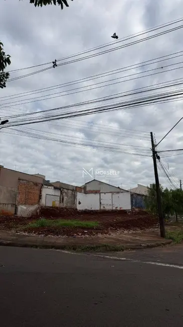 Foto 3 de Terreno / Lote à venda, 394m2 em Coliseu, Londrina - PR