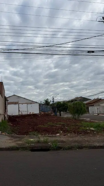 Foto 2 de Terreno / Lote à venda, 394m2 em Coliseu, Londrina - PR